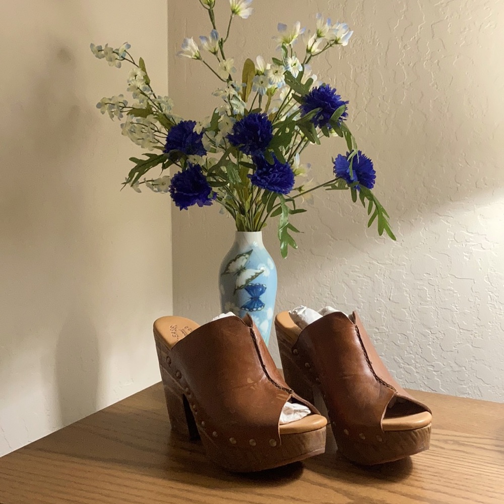 Kork Ease Clogs